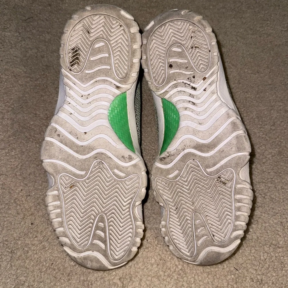 Air Jordan Future Sneakers, Men’s Size 8 Green & Black - Picture 6 of 8